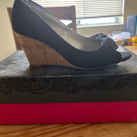 Slightly used wedge black fabric sandals - Picture 5 of 7